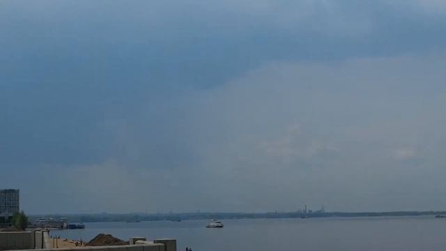 18⁄05⁄2018 +17...26° Набережные - 3 вертолета 2 Ми-8 и самолет Ан-12БК!!!+судно Восход! смотреть онлайн