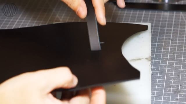 [Leather Craft] Making A Simple Leather Clutch Bag