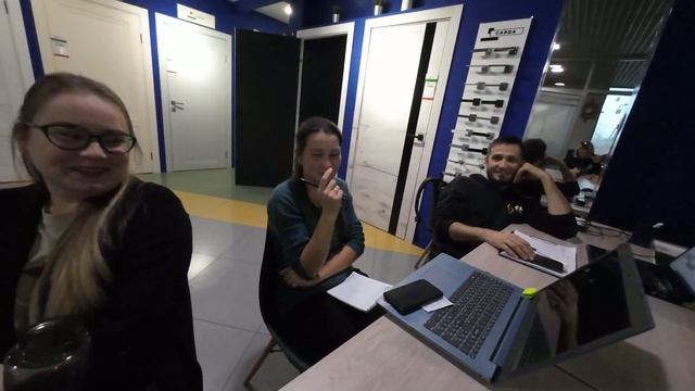 ОДИН ДЕНЬ из ЖИЗНИ СОТРУДНИКА FIX РЕМОНТ | ДИРЕКТОР СТРОЙКИ смотреть онлайн