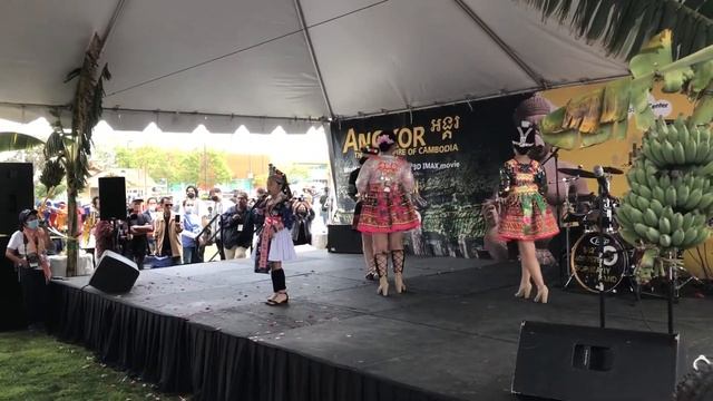Cambodian New Year 2022 | Sophia Vue’s Song Performance смотреть онлайн