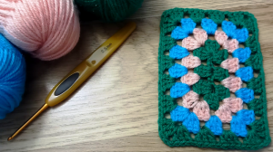 Бабушкин ПРЯМОУГОЛЬНИК?! Вяжем прямоугольный МОТИВ крючком на основе Бабушкиного Квадрата