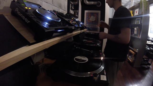 Vinyl Only - Deep and Old School House Mix - Ali Antaqi смотреть онлайн
