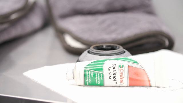 GT3RS is Sold! Using the HYTORC Center Lock Tool to Swap Wheels смотреть онлайн