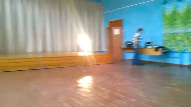Таруский Брейк данс батл 1школа vs 2школа смотреть онлайн