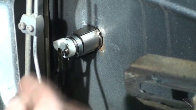 ЗАМЕНА ЛИЧИНКИ ЗАМКА ДВЕРИ ВАЗ 2110,2111,2112,ЛАДА ПРИОРА. смотреть онлайн