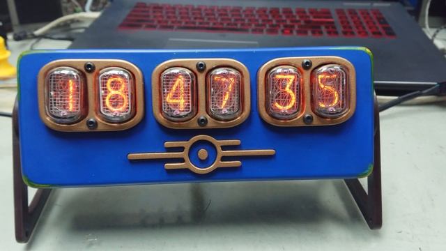 Nixie часы, на газоразрядных индикаторах смотреть онлайн