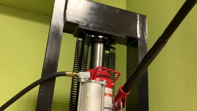 Делаем масло холодного отжима из миндаля??? смотреть онлайн