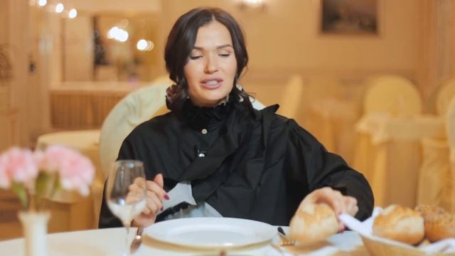 Как правильно есть хлеб. Этикет за столом смотреть онлайн