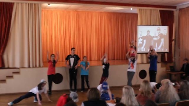 Французский хип-хоп, ученики школы 152 Киев, хореограф-постановщик Назар Зюков смотреть онлайн