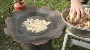 Картошка по-деревенски на садже.     Лучше Макдональдса.