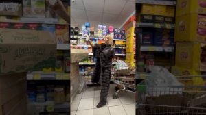 Дом 2! Орлову выгоняют из торгового центра!