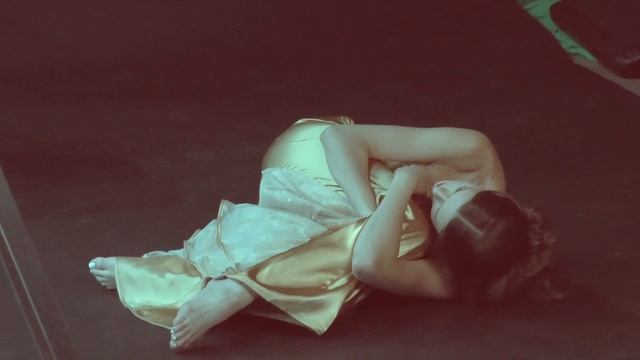 Как снимают портфолио. Студийная фотосессия актрисы Ксении Утехиной. смотреть онлайн