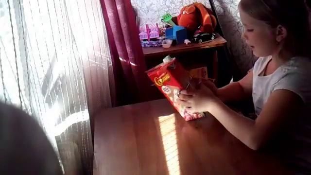 Как сделать кормушку из коробки. НГ смотреть онлайн