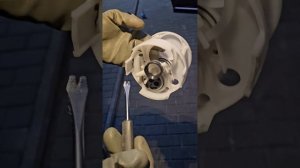 w221 2007 5.5 . Как поменять бензонасос, топливный насос , если не в сборе  2я часть