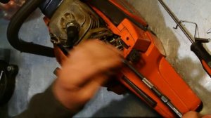 Ремонт бензопилы Хускварна. Монтаж карбюратора.