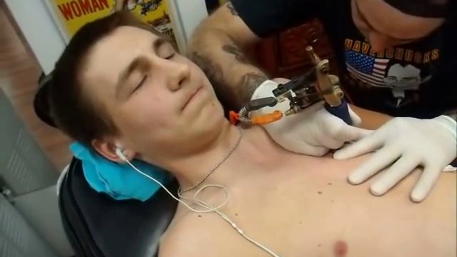 Starting my first chest tattoo. смотреть онлайн