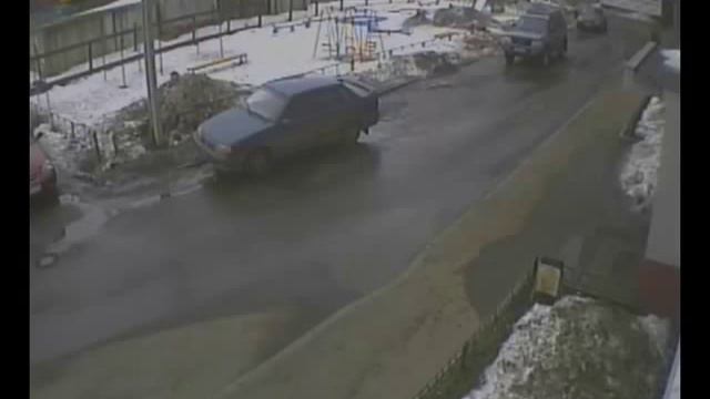 Забор набросился на женщину 2 смотреть онлайн