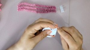 Бантики из репсовой ленты 2,5 см шириной.