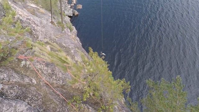 Миша 8 - прыжки в Карелии с командой RAPT смотреть онлайн