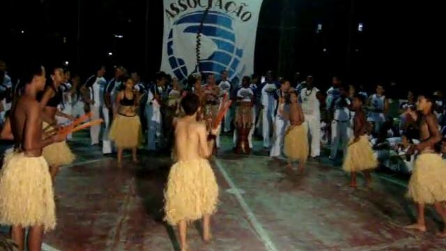 Iê Capoeira - Makulelê смотреть онлайн