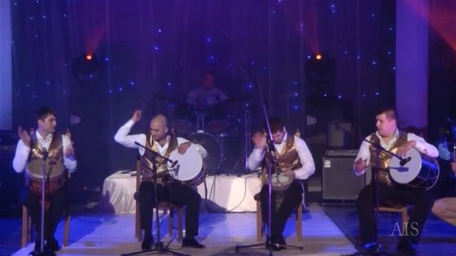 Артур Халатов в концертной программе ПОЕТ ГИТАРА т Фрагмент 12.mp4 смотреть онлайн