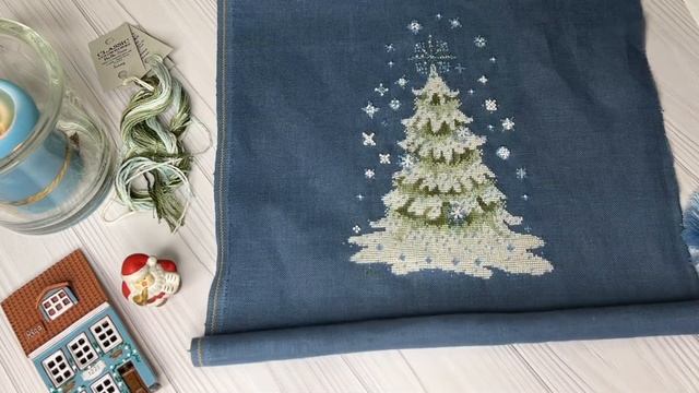 Вышивка крестиком. Готовая работа Nora Corbett Christmas Tree 2010 смотреть онлайн