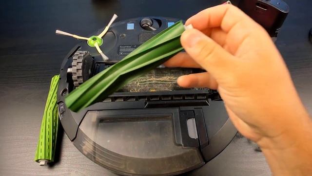 How to clean the iRobot Roomba i7 & Full bin error Fix смотреть онлайн