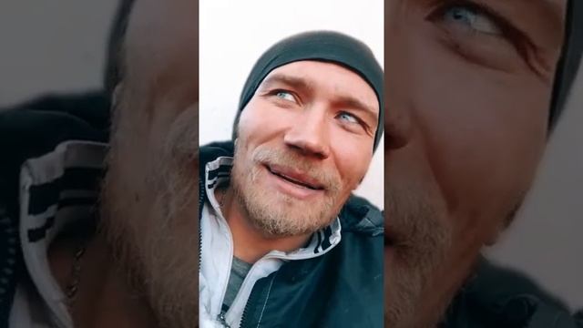 Влюбляются не в лица, не в фигуры и дело даже вовсе не в ногах, влюбляются в тончайшие натуры. смотреть онлайн