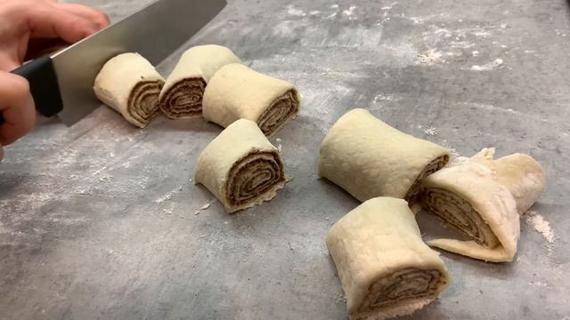 ЛЕНИВЫЙ вариант ЗНАМЕНИТОГО ДЕСЕРТА!!! Вкусные булочки СИННАБОН у ВАС точно ПОЛУЧАТСЯ!CINNAMON Roll смотреть онлайн