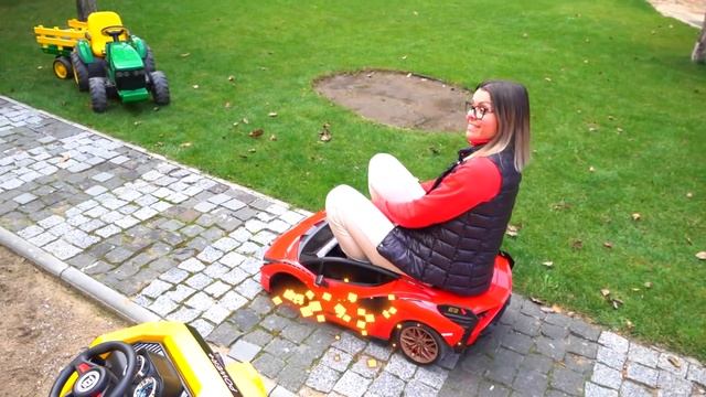 Дима установил Гигантские Колеса на Машинке смотреть онлайн