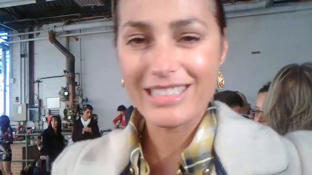Yasmin le Bon interview on Christopher Kane & Alexander McQueen смотреть онлайн