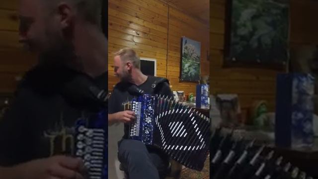 Песня 🎵 ~ Поставьте памятник деревне~ смотреть онлайн