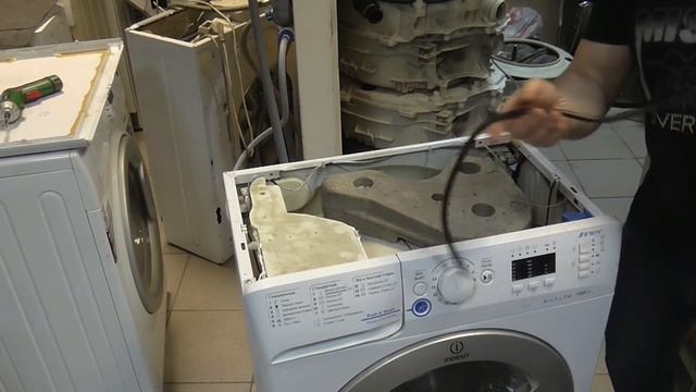 Стиральная машина Indesit innex наливает воду и моргает смотреть онлайн