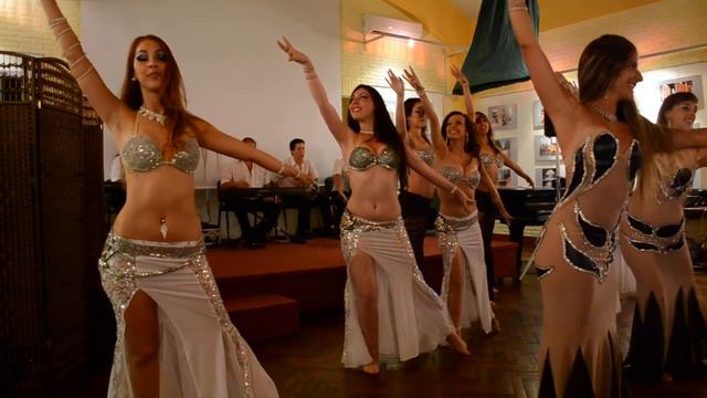 ABDO // NUR AL ÁMAR junto a la ORQUESTA DE MARIO KIRLIS // PUNTA 2014 смотреть онлайн