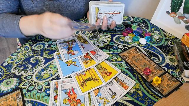 🍎ЧТО У НЕГО С НЕЙ ? ПОЧЕМУ ОН С НЕЙ ОБЩАЕТСЯ? ЕГО ПЛАНЫ НА ВАС? смотреть онлайн