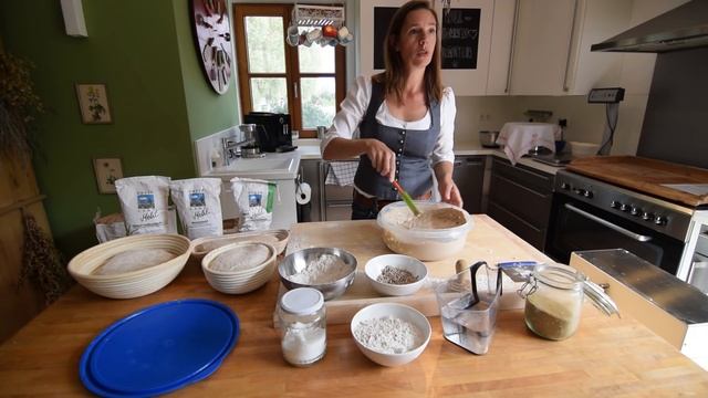 "Qualität vom Hof": Sauerteigbrot von Christine Huber смотреть онлайн