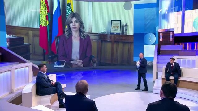 С производством масок нет никаких проблем. Откуда дефицит? Фрагмент "Время покажет" от 7.04.2020 смотреть онлайн