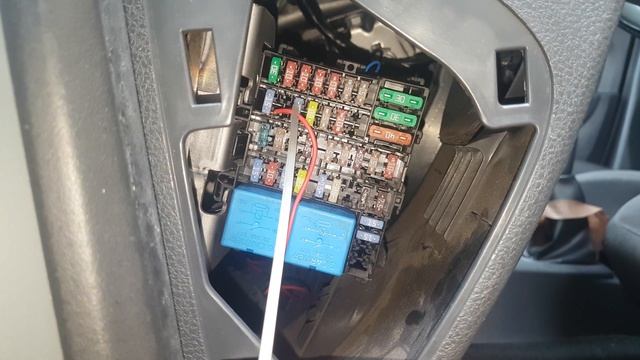 EXPLICAÇÃO COMPLETA DA CAIXA DE FUSÍVEL (SANDERO 2015) - O REI DOS GATILHOS #WithMe смотреть онлайн