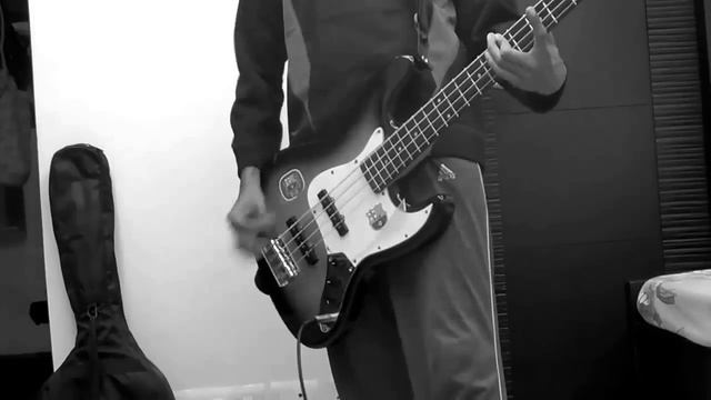 Green Day's "X-Kid" on Bass смотреть онлайн