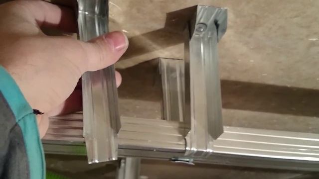 как сделать самодельное крепление "уголок". Plasterboard installation. смотреть онлайн