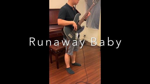 Runaway baby Bruno Mars (bass cover) смотреть онлайн