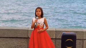 У МЕНЯ ЕСТЬ ТРИ ЖЕЛАНИЯ песня Виджестнгх София 7 лет Ялта Набережная август 2022