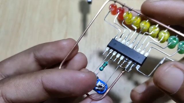 Lm3915 Audio Level Indicator | How To Make Vu Meter Using Lm3915 | Lm3915 Ic Project ||