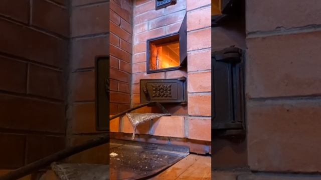 Топим баню после зимы первый раз ?#баня # печка #топимпечку #кирпичнаяпечка #весна #дача #дом смотреть онлайн