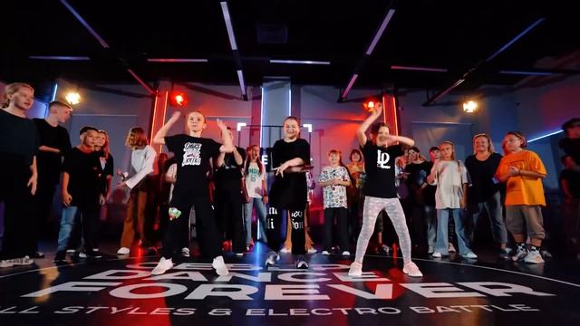 Видео с мк по Electro Dance -Кира и Аня из Твинки crew смотреть онлайн