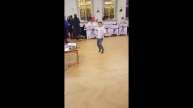Сам в 6 лет учиться танцевать брейк-данс. смотреть онлайн