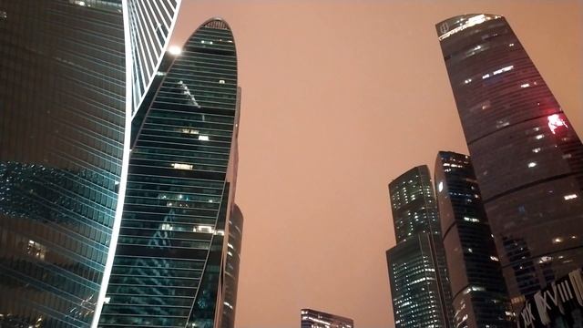 Москва-сити.Провинциальный обыватель попал в российский Нью-Йорк. смотреть онлайн