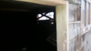 У нас опять стройка! Достраиваем сарай из шпалы, пока позволяет погода. Строим сарай из шпалы!.mp4