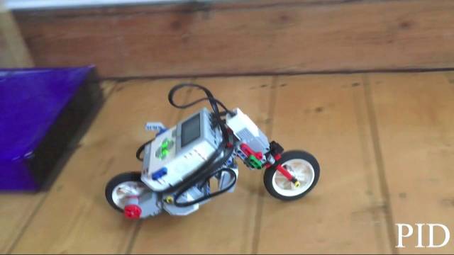 Self-Balancing Bicycle - Lego Prototype смотреть онлайн
