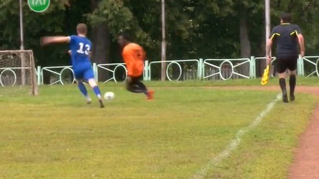 Обзор футбольного матча Лысьва - Кизел смотреть онлайн